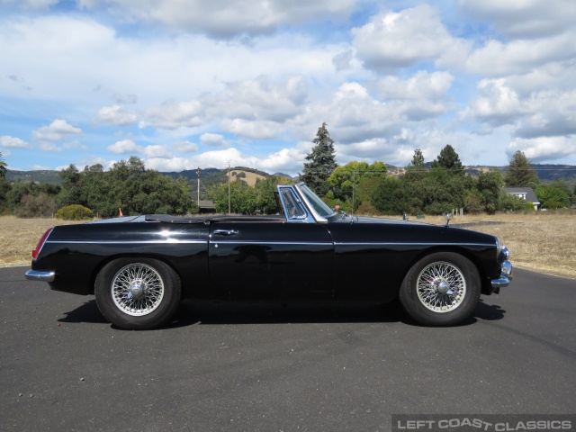 1966-mgb-roadster-037.jpg