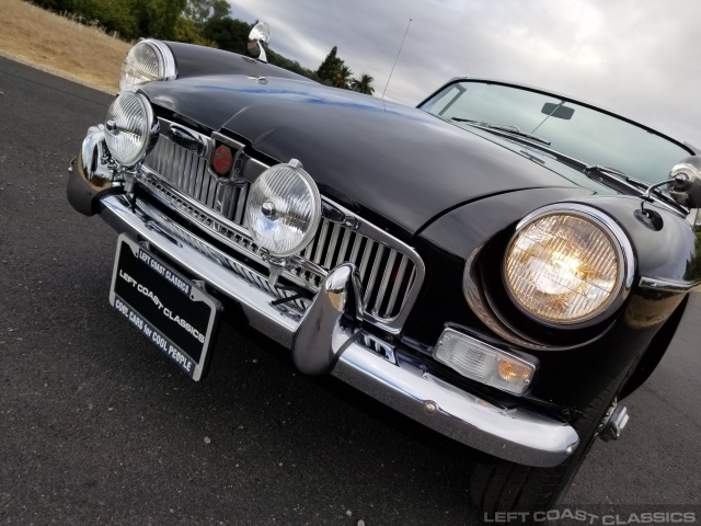 1966-mgb-roadster-050.jpg