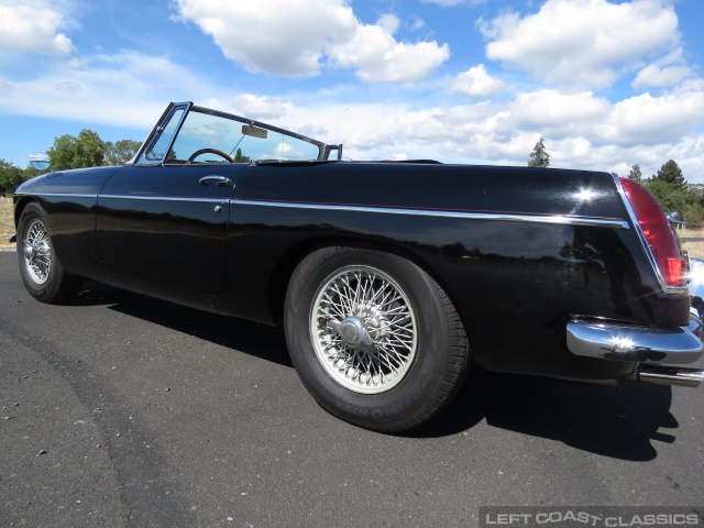 1966-mgb-roadster-069.jpg