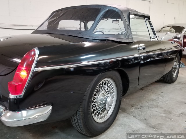 1966-mgb-roadster-071.jpg