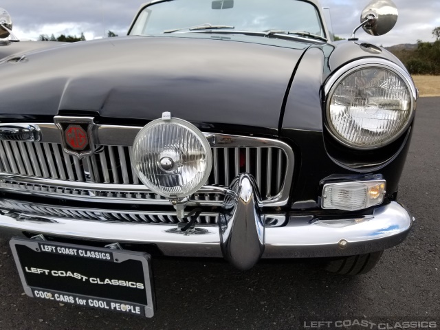 1966-mgb-roadster-079.jpg