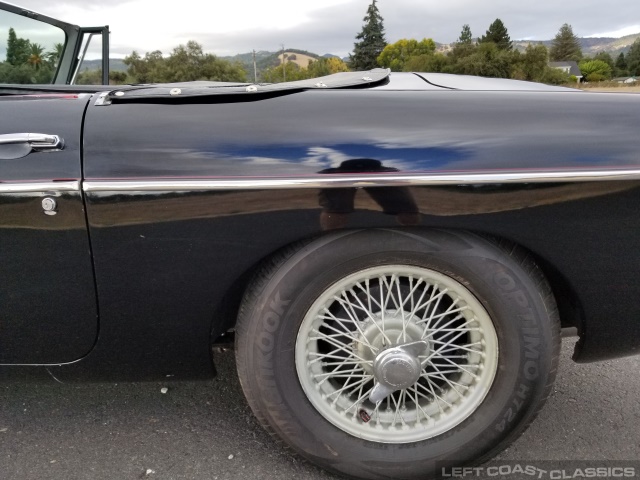 1966-mgb-roadster-082.jpg