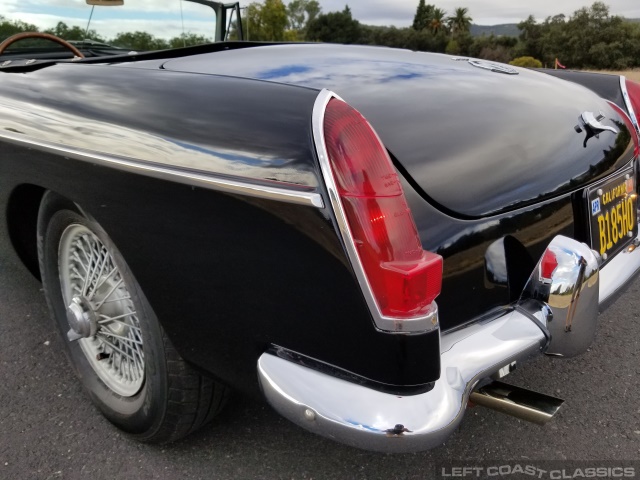 1966-mgb-roadster-083.jpg