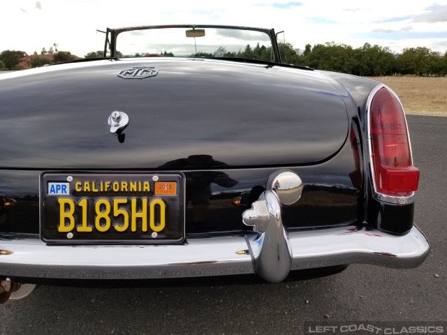 1966-mgb-roadster-085.jpg