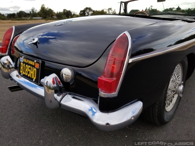 1966-mgb-roadster-086.jpg