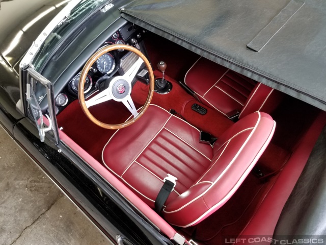 1966-mgb-roadster-108.jpg