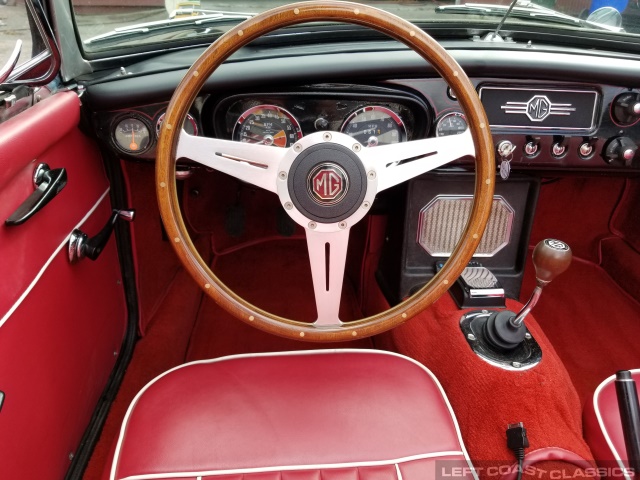 1966-mgb-roadster-114.jpg