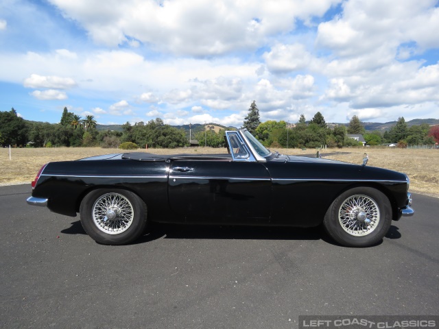 1966-mgb-roadster-173.jpg