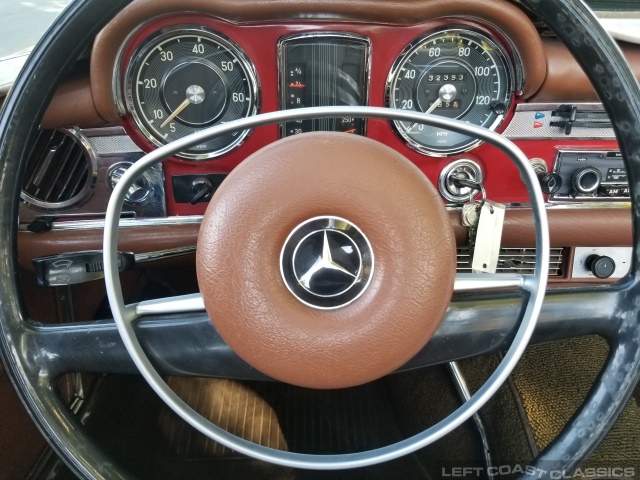 1970-mercedes-benz-280sl-098.jpg