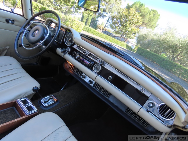 1970-mercedes-benz-280sl-roadster-162.jpg