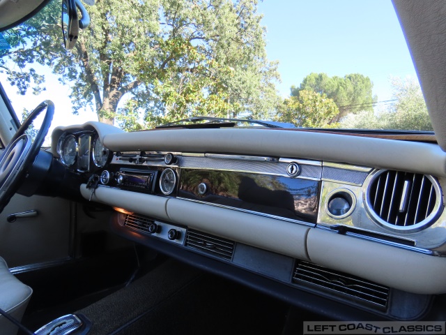 1970-mercedes-benz-280sl-roadster-163.jpg