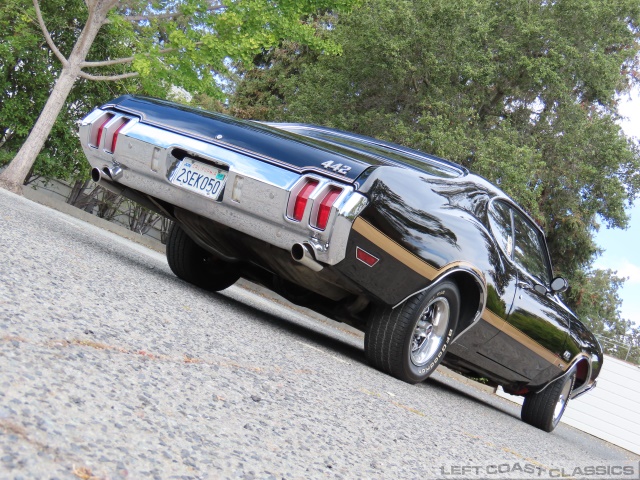 1970-olds-442-030.jpg