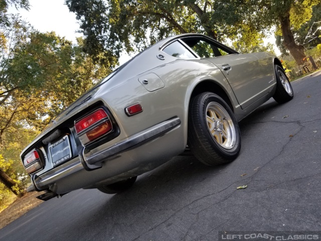 1971-datsun-240z-041.jpg