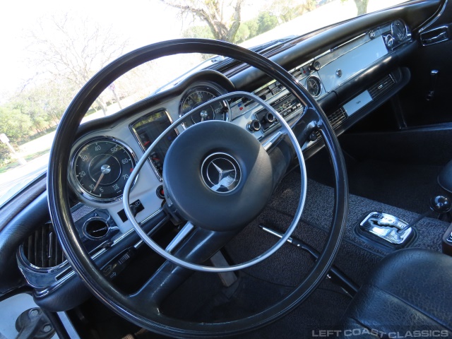 1971-mercedes-benz-280sl-128.jpg