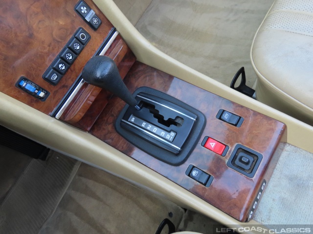 1984-mercede-benz-380sl-r107-099.jpg