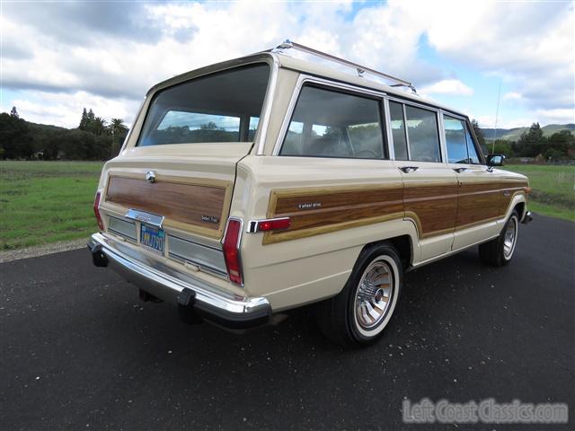 1985-jeep-grand-wagoneer-031.jpg