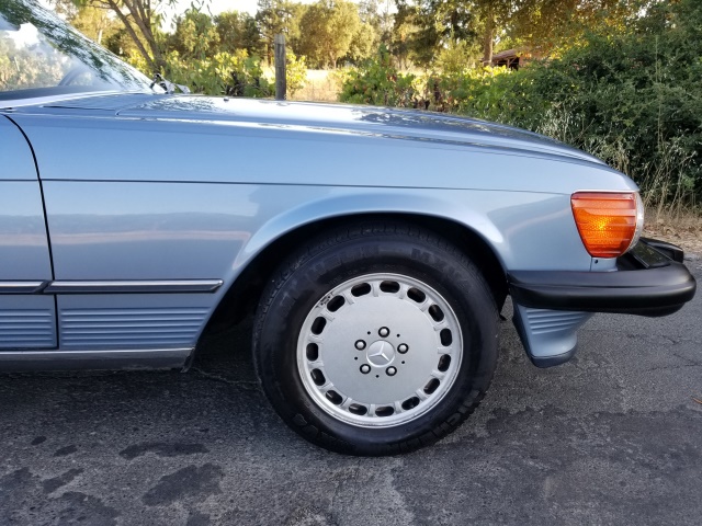 1988-mercedes-benz-560sl-119.jpg