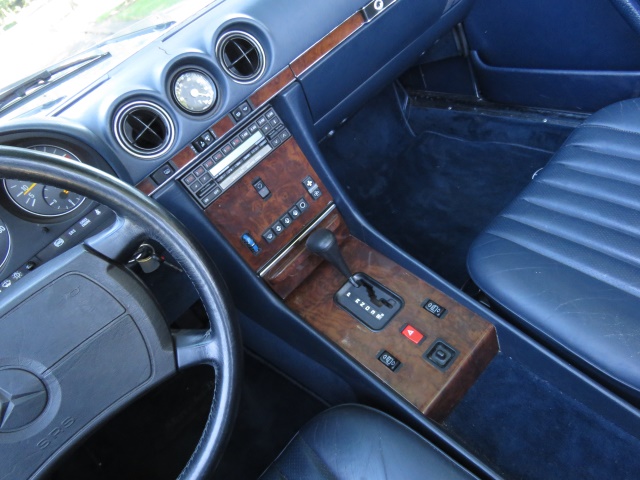 1988-mercedes-benz-560sl-207.jpg