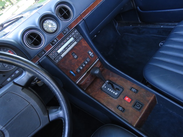 1988-mercedes-benz-560sl-208.jpg