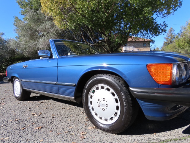 1989-mercedes-benz-560sl-088.jpg