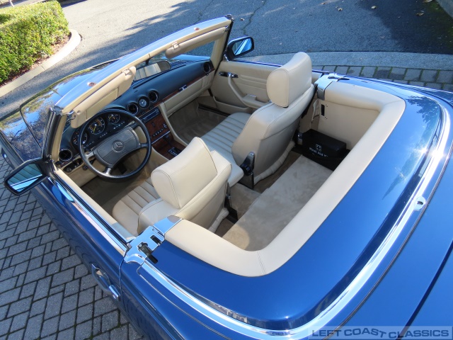 1989-mercedes-benz-560sl-137.jpg