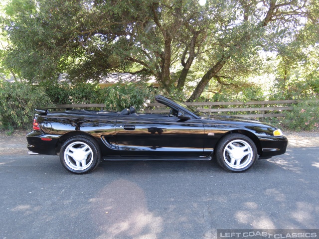 1995-ford-mustang-gt-convertible-035.jpg