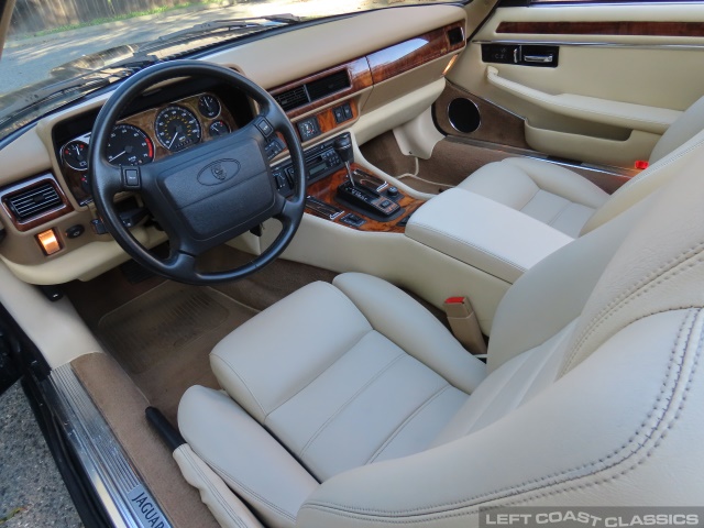 1995-jaguar-xjs-convertible-079.jpg