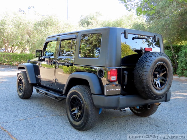 2009-jeep-wrangler-rubicon-013.jpg