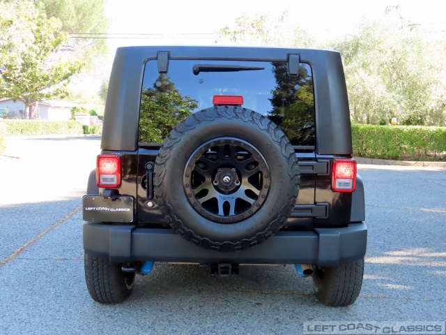 2009-jeep-wrangler-rubicon-015.jpg