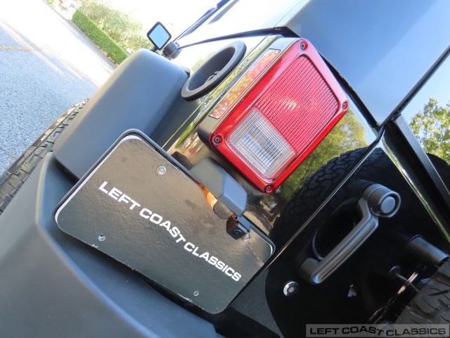 2009-jeep-wrangler-rubicon-032.jpg