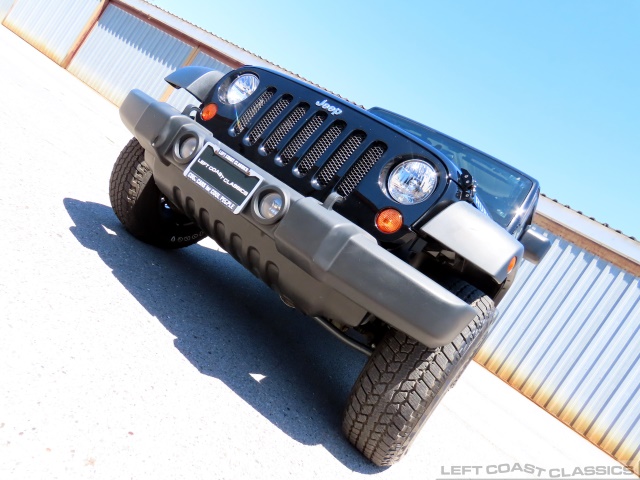 2009-jeep-wrangler-rubicon-037.jpg