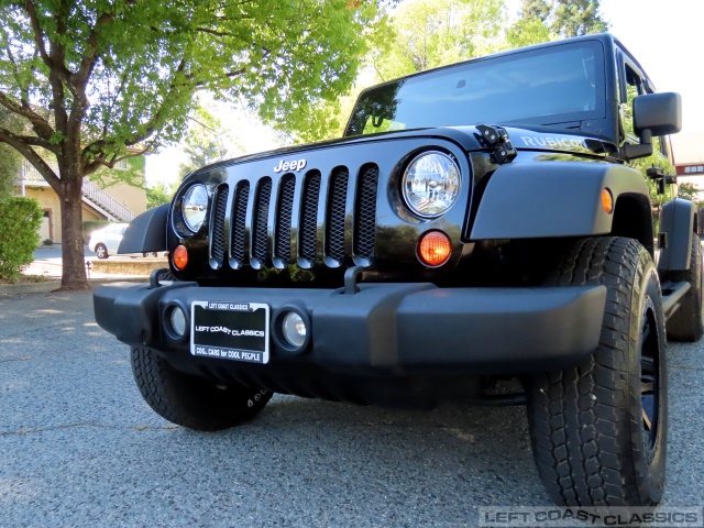 2009-jeep-wrangler-rubicon-038.jpg