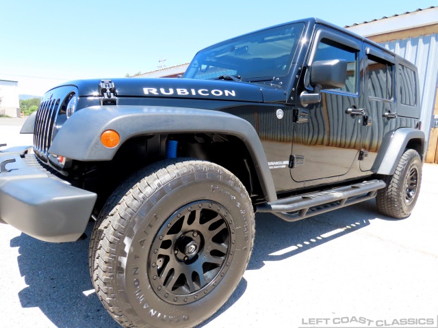 2009-jeep-wrangler-rubicon-048.jpg