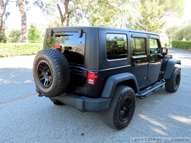 2009-jeep-wrangler-rubicon-145.jpg