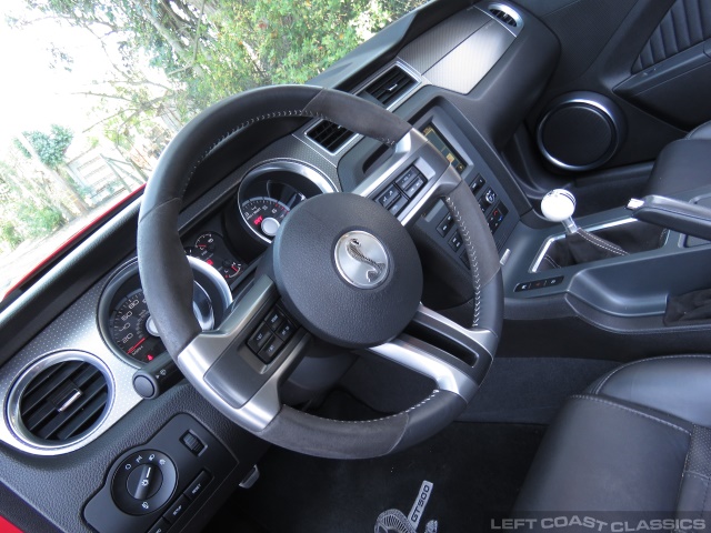 2010-ford-shelby-gt500-095.jpg