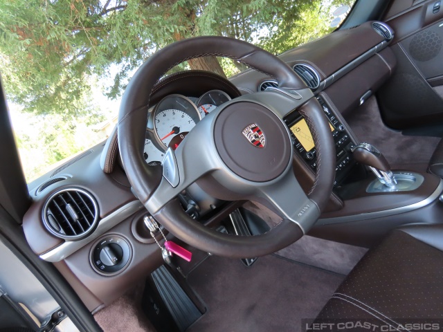 2010-porsche-boxster-s-098.jpg