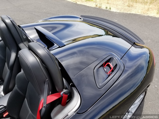 2011-porsche-boxster-spyder-056.jpg