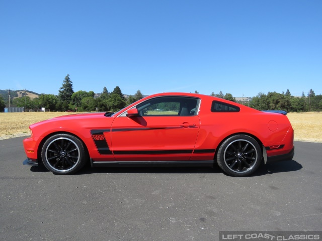 2012-ford-mustang-boss-302-006.jpg