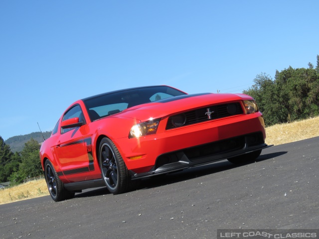 2012-ford-mustang-boss-302-024.jpg