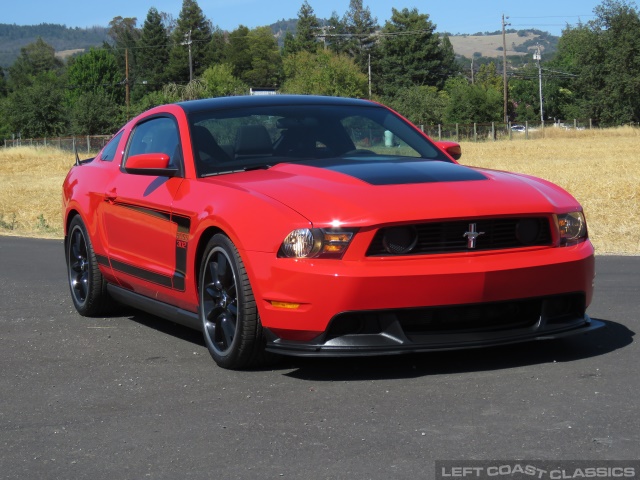 2012-ford-mustang-boss-302-026.jpg