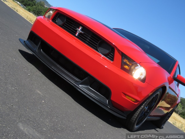 2012-ford-mustang-boss-302-030.jpg