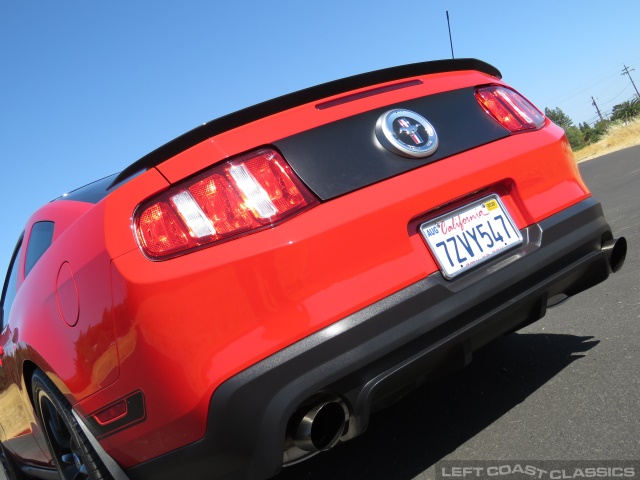 2012-ford-mustang-boss-302-038.jpg