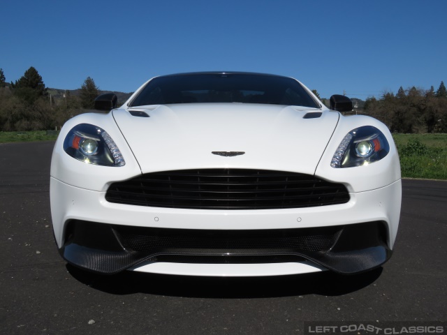 2015-aston-martin-vanquish-001.jpg