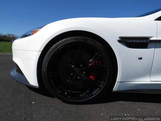 2015-aston-martin-vanquish-073.jpg