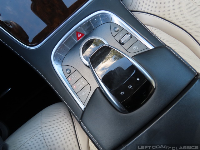 2016-mercedes-benz-s550-090.jpg