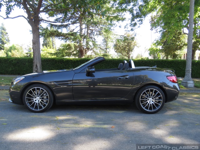 2019-mercedes-benz-amg-slc-43-014.jpg