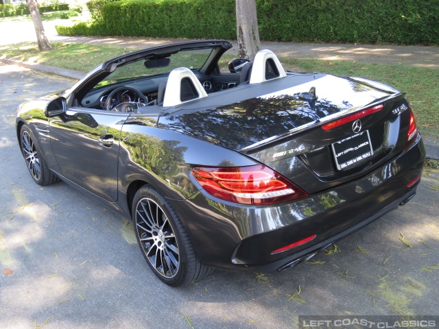 2019-mercedes-benz-amg-slc-43-022.jpg