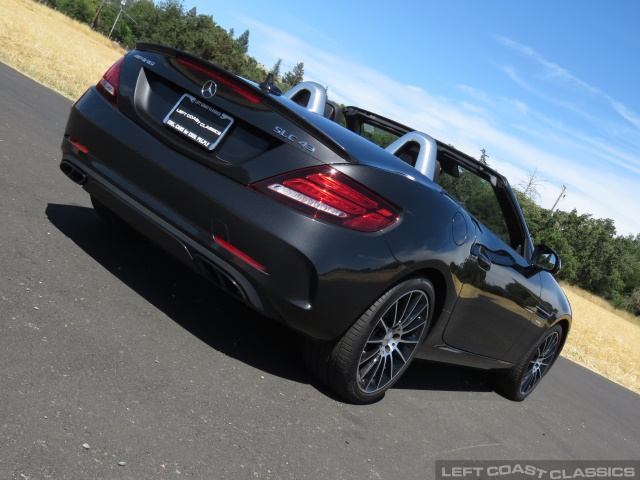 2019-mercedes-benz-amg-slc-43-028.jpg