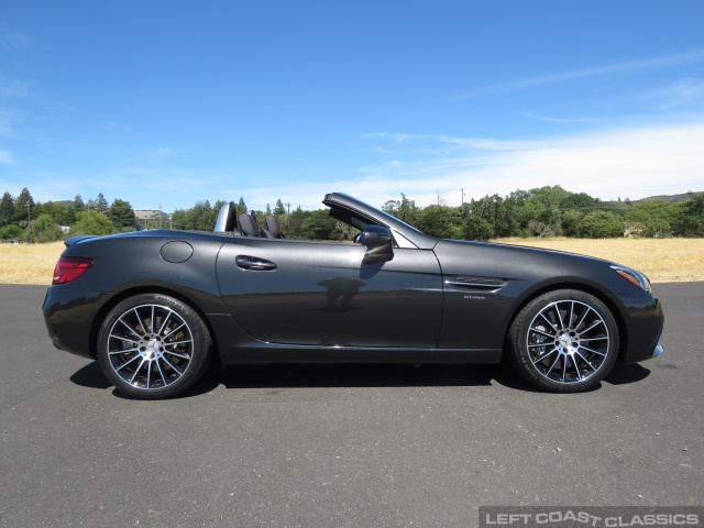 2019-mercedes-benz-amg-slc-43-146.jpg