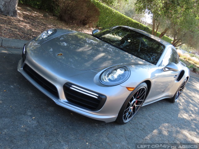 2019-porsche-911-turbo-003.jpg